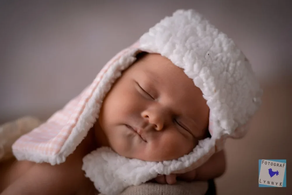 babyfotograf hofheim lächelndes baby im studio